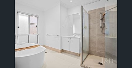 Modern Family Retreat Backing Onto Tranquil Parklands - Photo 2