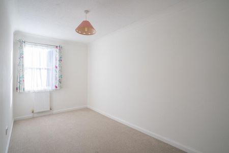 3 bedroom end of terrace house to rent - Photo 5