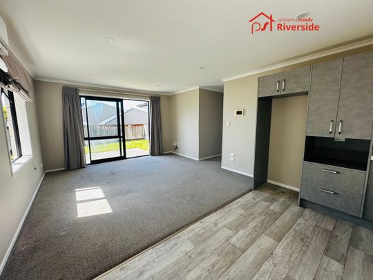 Modern 2-Bedroom, 2-Bathroom Gem in Forest Lake - Photo 1