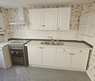 3 bedroom end of terrace house to rent - Photo 6