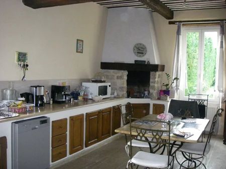 Location Maison 8 pièces 312m² ALTHEN DES PALUDS 84210 - Photo 2