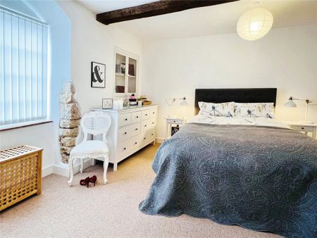 2 bedroom terraced house to rent - Photo 4