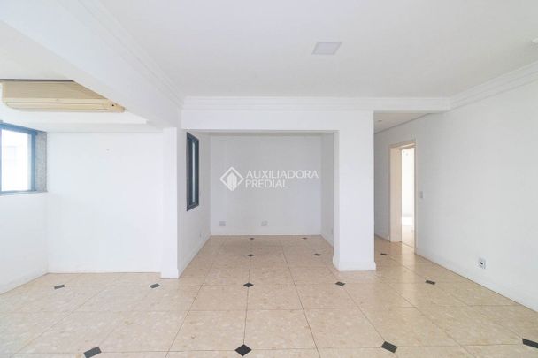 Apartamento com 3 quartos e 162m² para alugar em Moinhos de Vento, Porto Alegre. - Photo 1
