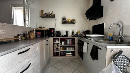 Location Appartement 2 pièces 44m² MARTIGUES 13500 - Photo 4