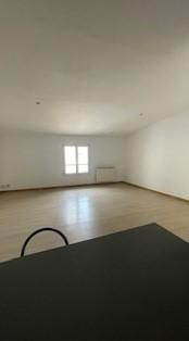 Location Appartement 2 pièces 54m² TOURVES 83170 - Photo 2