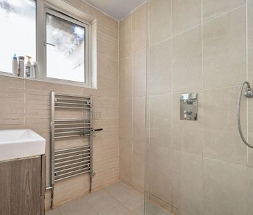 4 bedroom semi-detached house to rent - Photo 6