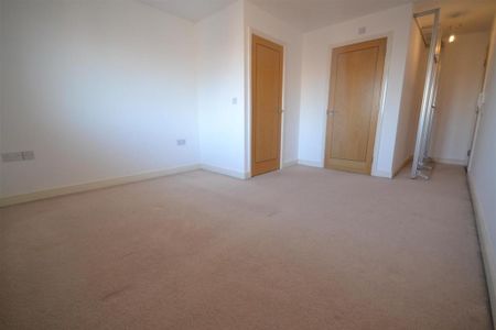 3 bedroom flat to rent - Photo 5