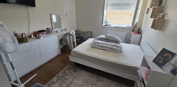 Location Appartement 2 pièces 38m² LE CREUSOT 71200 - Photo 2