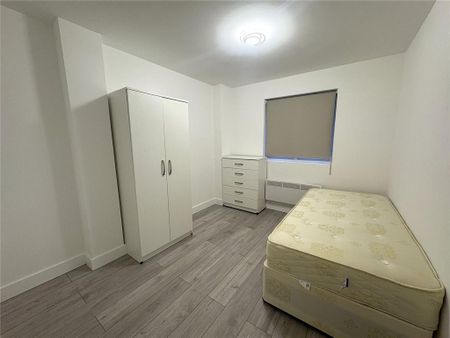 4 bedroom terraced house to rent - Photo 5