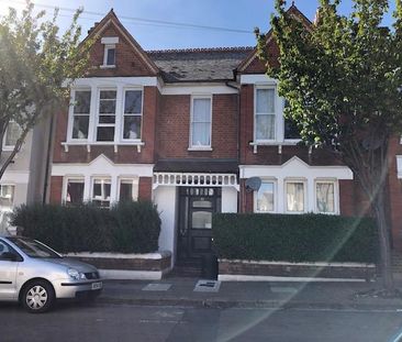 Double Bedroom in Luxury Flat - Clapham South (Mon - Fri) - Photo 2