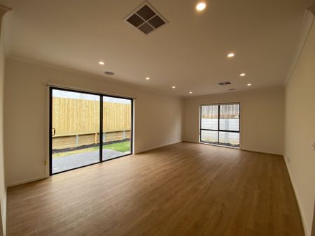 Brand New Family Home - Photo 3