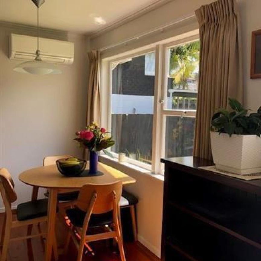 Sunny, fully fenced home - Photo 1