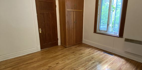 Grand 7/2 à Louer Dans Villeray - Photo 2