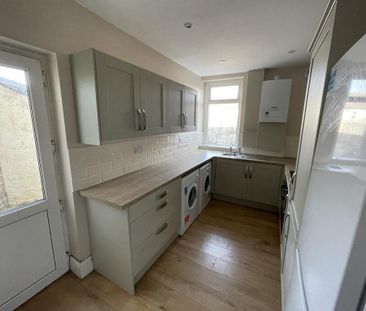 3 bedroom private hall to rent - Photo 5