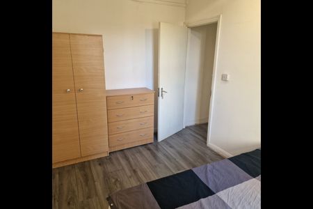 4 Bed Terraced House, Kingsdown Road, E11 - Photo 5