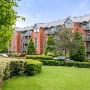 1 Cedar Lodge, Farmleigh Woods, Castleknock, Dublin 15 - Photo 2