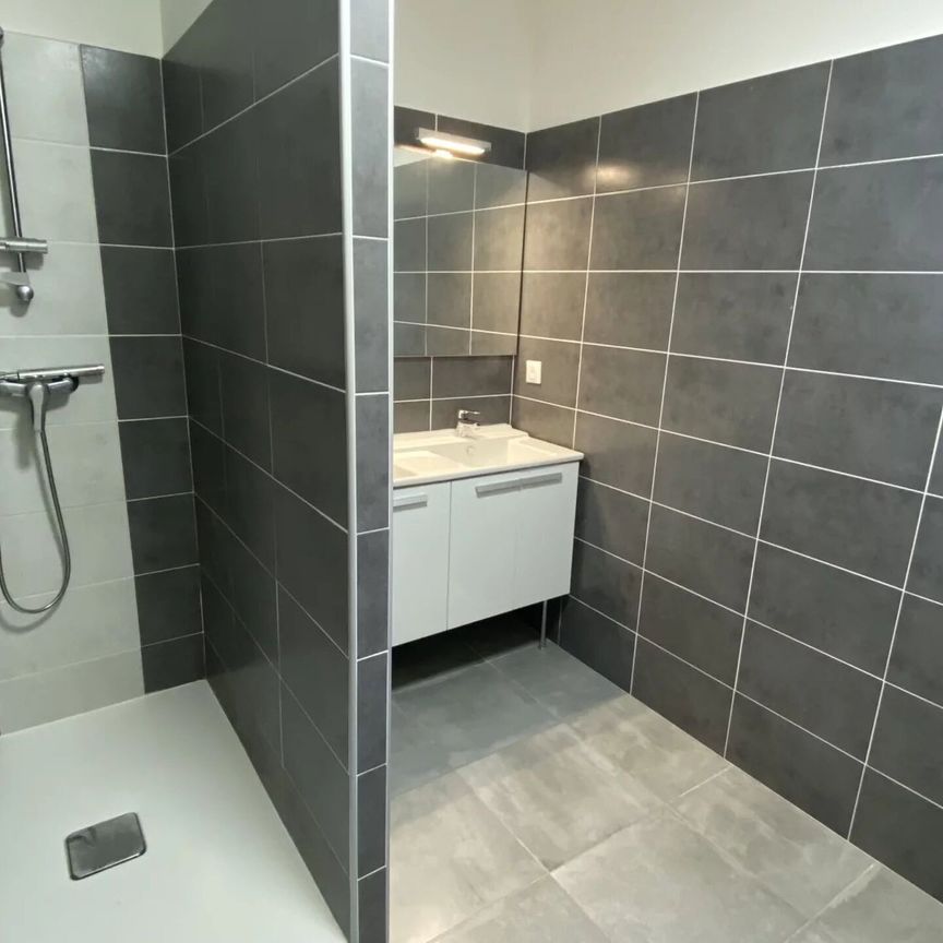 Location Maison 4 pièces 87 m2 à Salon-de-Provence - Photo 1