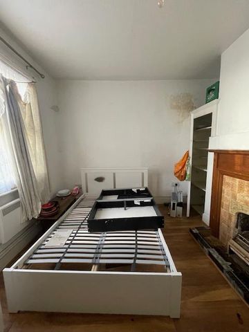 1 bedroom in a flat share to rent - Photo 2