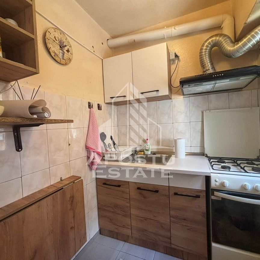 Garsoniera, decomandata, zona UMT - Photo 1
