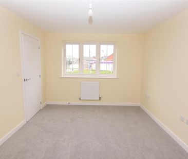 3 bedroom detached house to rent - Photo 3