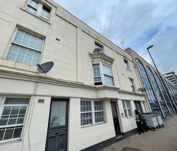 Studio Flat, Terminus Terrace, SO14 - Photo 1