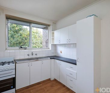 CHARMING APARTMENT IN A GREAT LOCATION! - Photo 5
