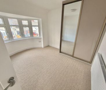 5 bedroom end of terrace house to rent - Photo 1