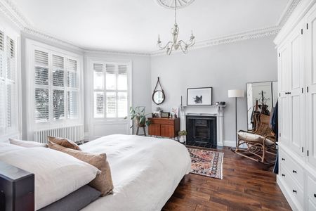 Flat to rent - Shrewsbury Lane, London, SE18 - Photo 3