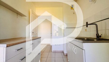 Appartement 3 pièces 65m2 REIMS 623 euros - Photo 3