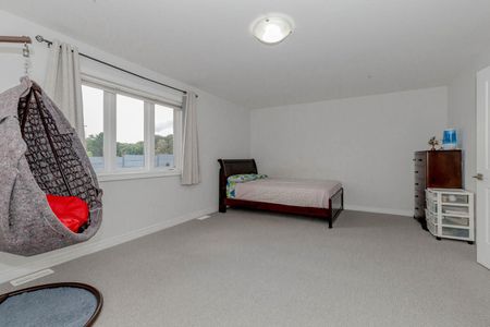 For Lease - 49 Sexton Crescent, Hamilton, Ontario - Photo 4