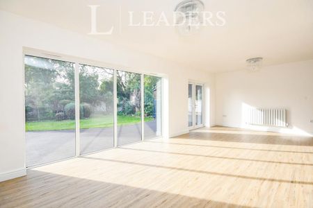 4 bedroom bungalow to rent - Photo 3