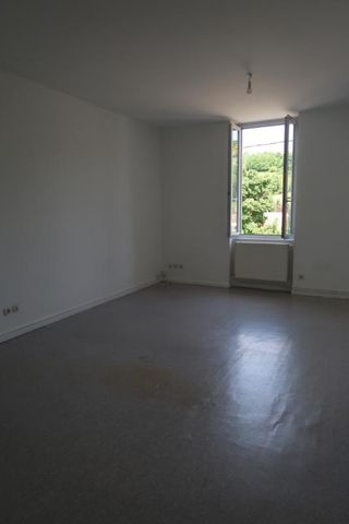 Appartement Le Chambon-Feugerolles - Photo 3