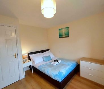 3 Bed Terraced House, Firedrake Croft, CV1 - Photo 5