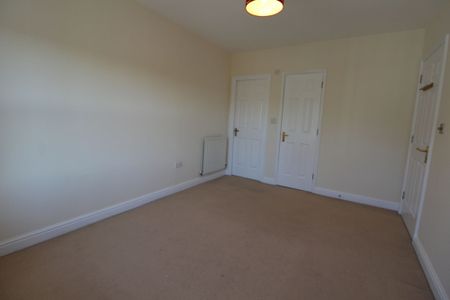 Updown Hill, Haywards Heath, RH16 - Photo 2