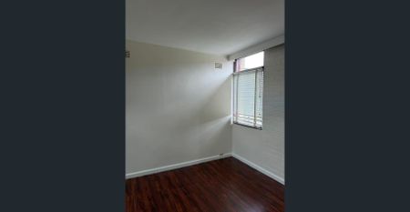BRIGHT 2 BEDROOMS TOP FLOOR UNIT AT A PRIME LOCATION - Photo 3