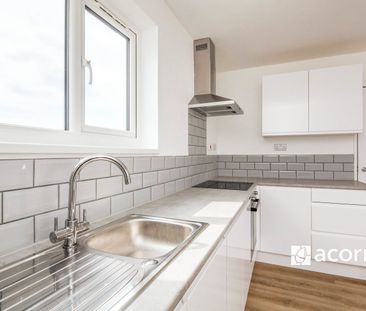 Flat to rent - Worsley Bridge Road, London, SE26 - Photo 1