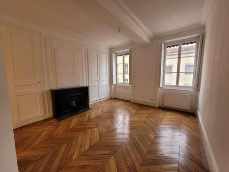 Location Appartement 3 pièces 81m² LYON 2ème - Photo 3