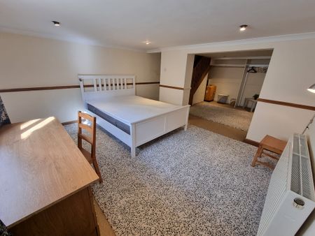 4 Bed Student Accommodation - Photo 5