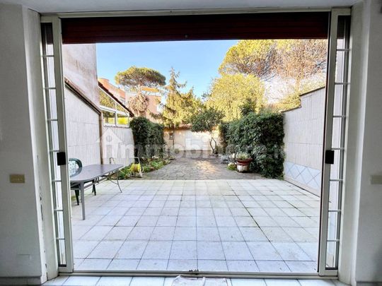 Villa a schiera via Cesenatico, Fregene, Fiumicino - Photo 1