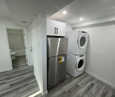 2 Bedroom Lower Unit in Kensington - Photo 2