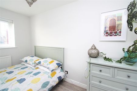 Longfield Drive, Halton, Leeds - Photo 3