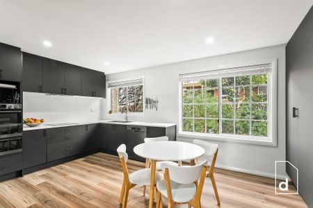Stylish Townhouse Living In Prime Wollongong Location - Photo 3