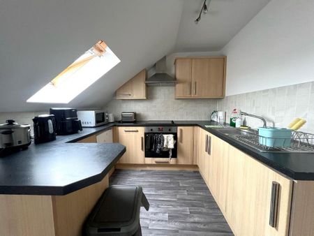 2 bedroom flat to rent - Photo 4