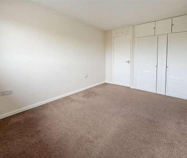 Bodiam Crescent, Eastbourne, BN22 - Photo 6