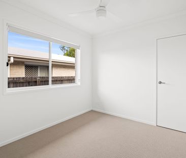 Modern and Cozy Home in Prime Location - A/C & Spacious Backyard! $... - Photo 4