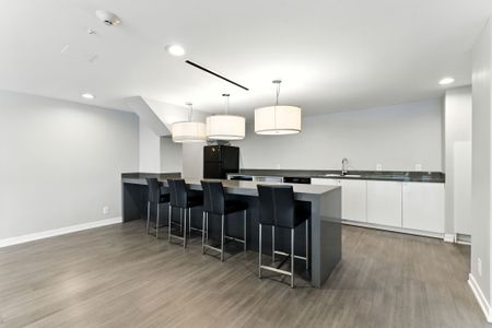 For Lease - 1940 Ironstone Drive Unit# 213, Burlington, Ontario - Photo 2