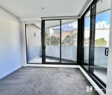 Spectacular 3 bedroom unit. - Photo 3