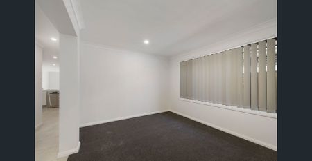 Modern 3 Bedroom Villa in Ascot Park - Photo 3