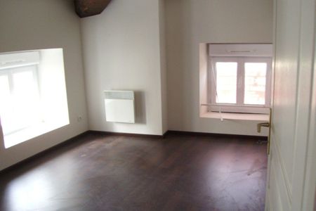 Appartement F3 duplex à louer à SAINT VALLIER. - Photo 2