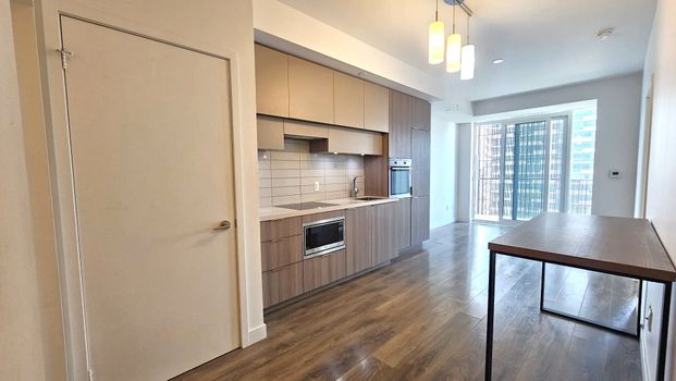 For Lease - 8 Eglinton Avenue Unit# 1201, Toronto, Ontario - Photo 1